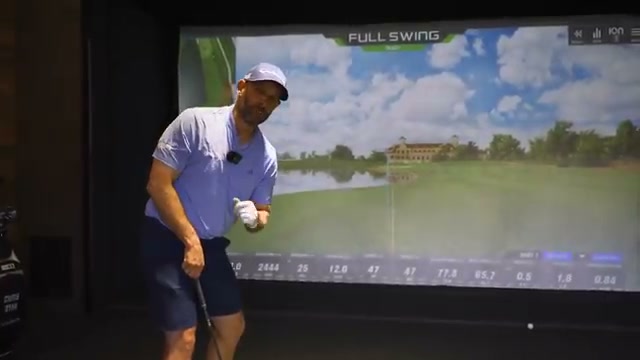 手套貼牆練習 (Backswing Hips)