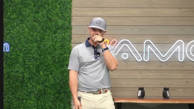 模擬推桿擊球練習 (Putting Green-like Strike Drill)